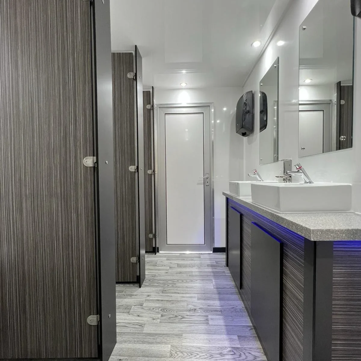 3+1 Standard Cubicles with Sink