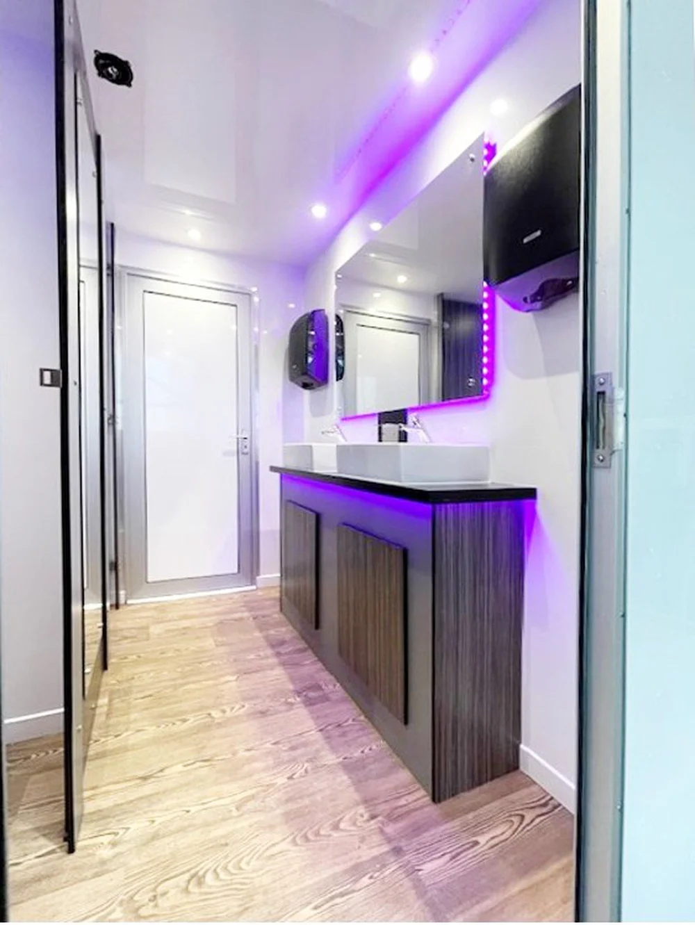 2-1 Toilet Trailer with LED